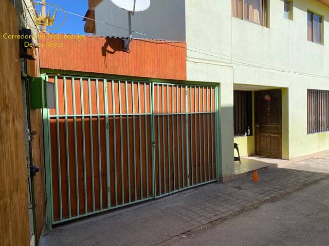 #1100 - Casa para Venta en Calama - II