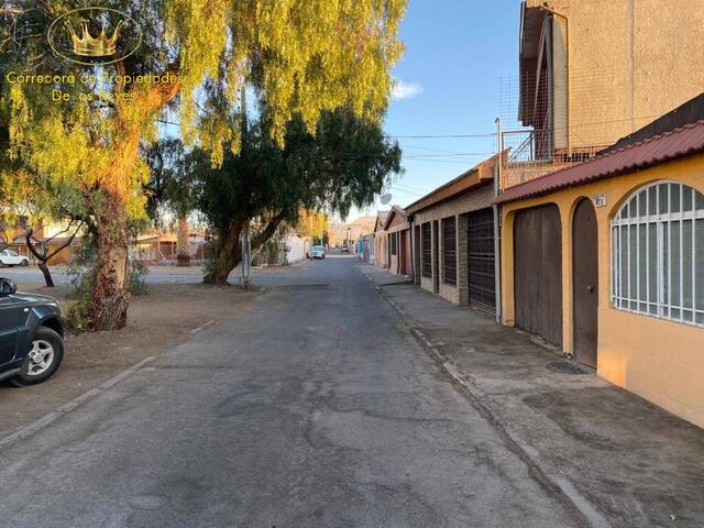#1174 - Casa para Venta en Calama - II