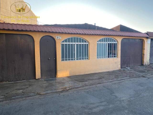 #1174 - Casa para Venta en Calama - II