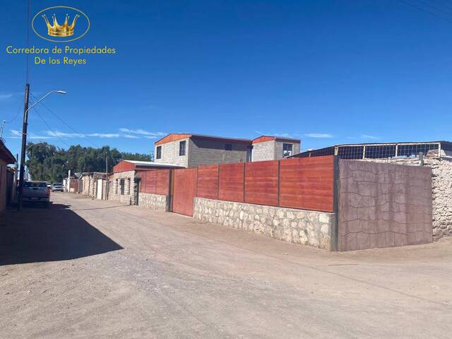 #1324 - Casa para Venta en Calama - II